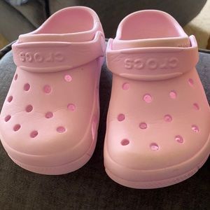 Múltiple crocs